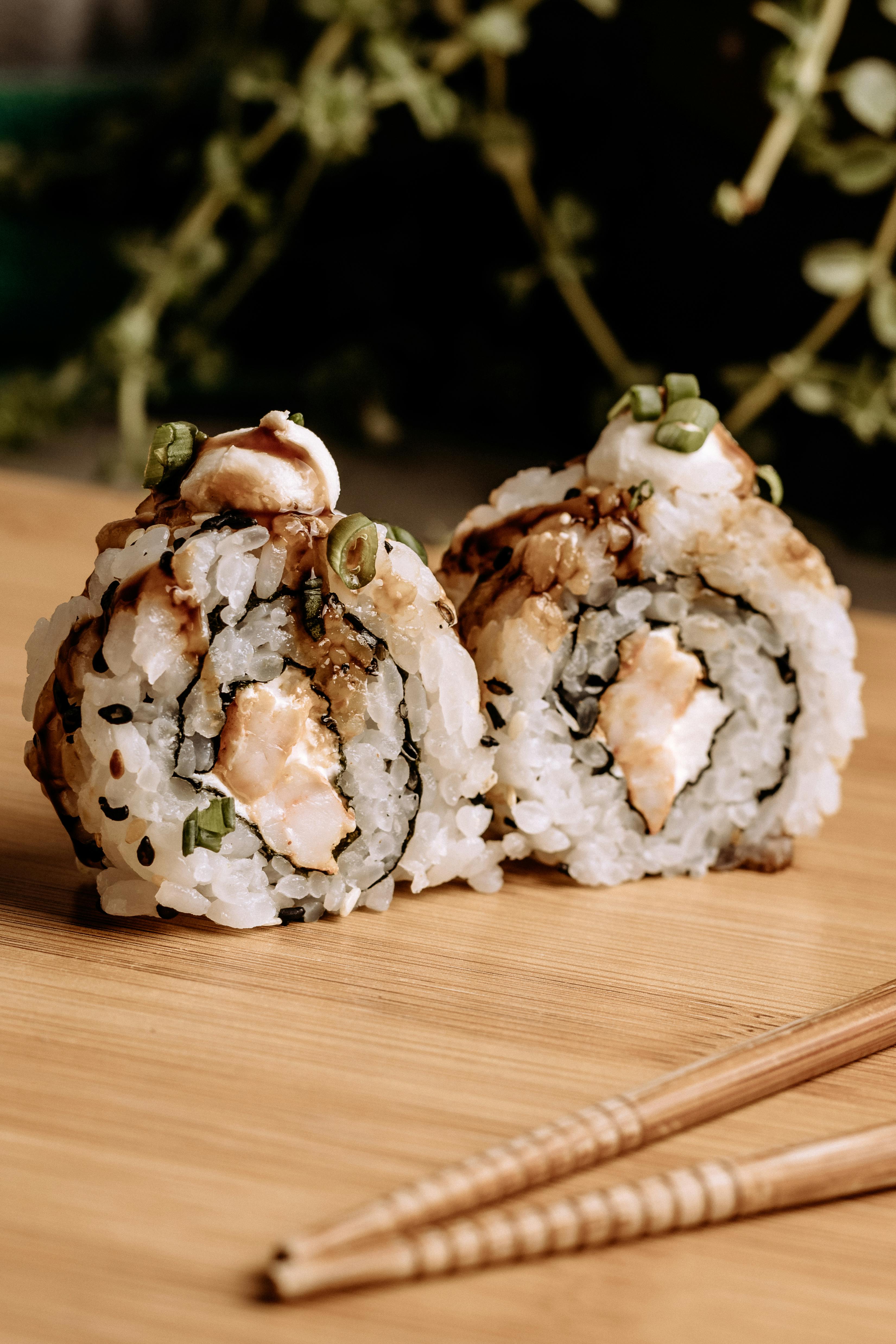 Sushi photo from Pexels, image 15299015