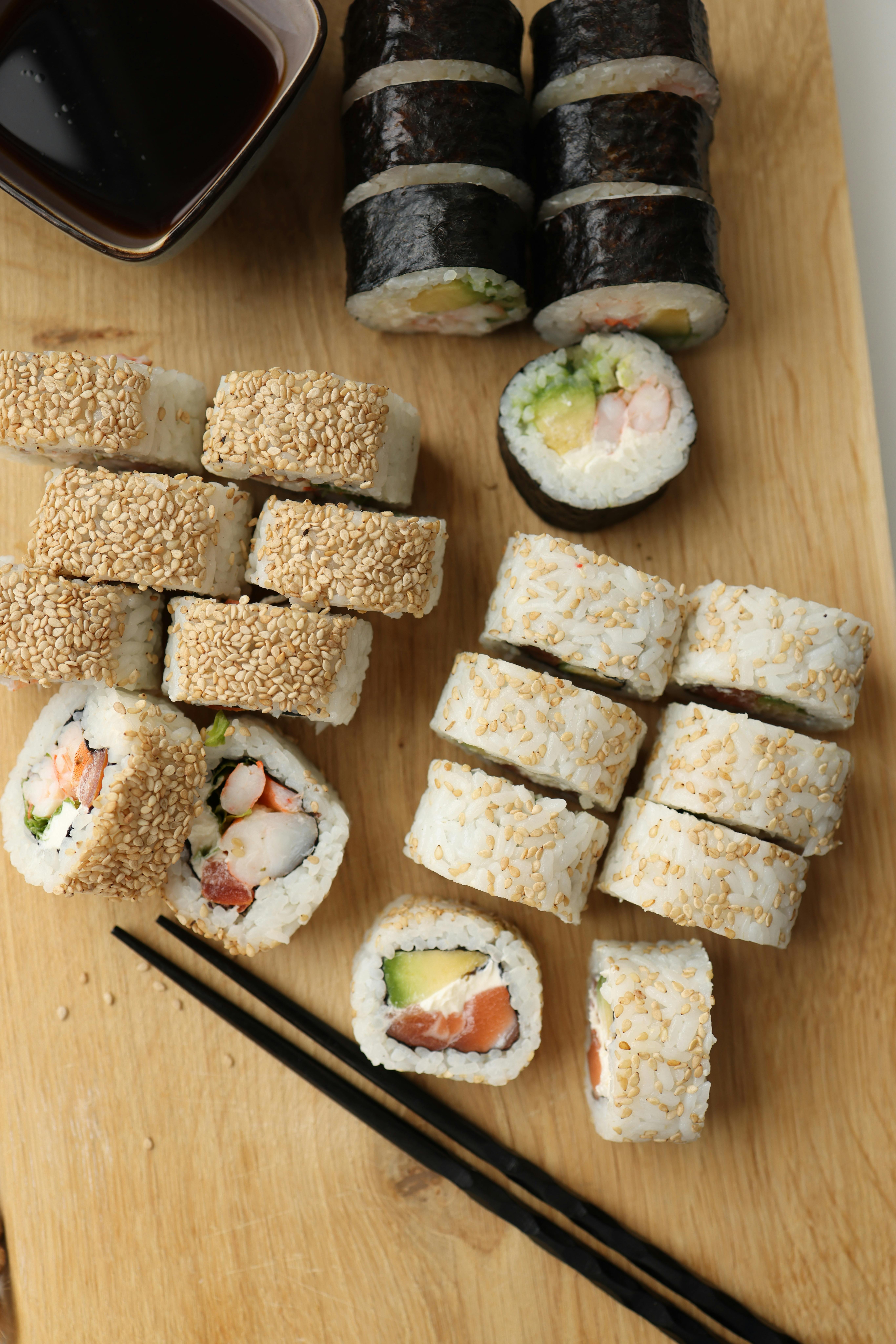 Sushi photo from Pexels, image 17894254