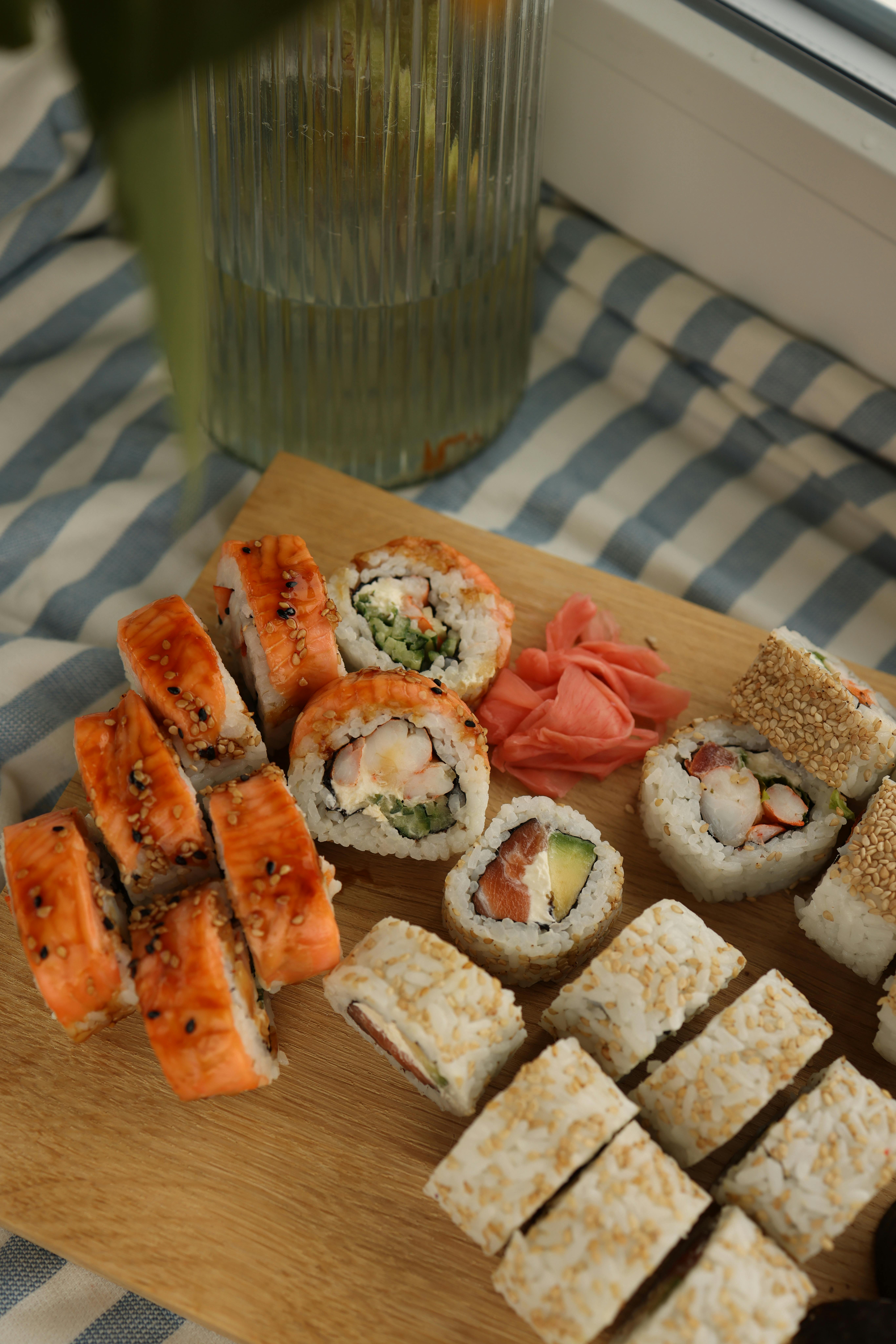 Sushi photo from Pexels, image 17894268