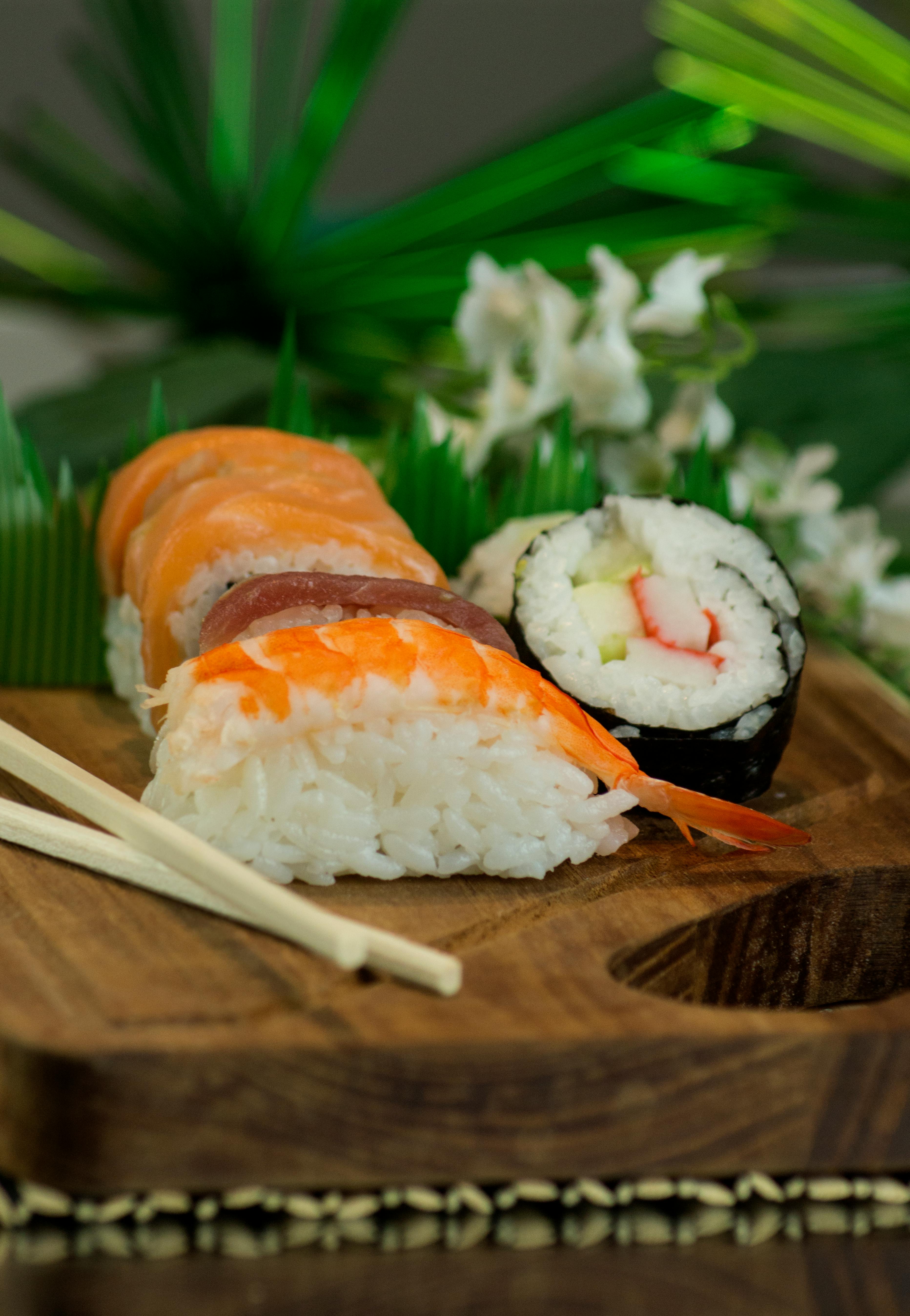 Sushi photo from Pexels, image 26627337