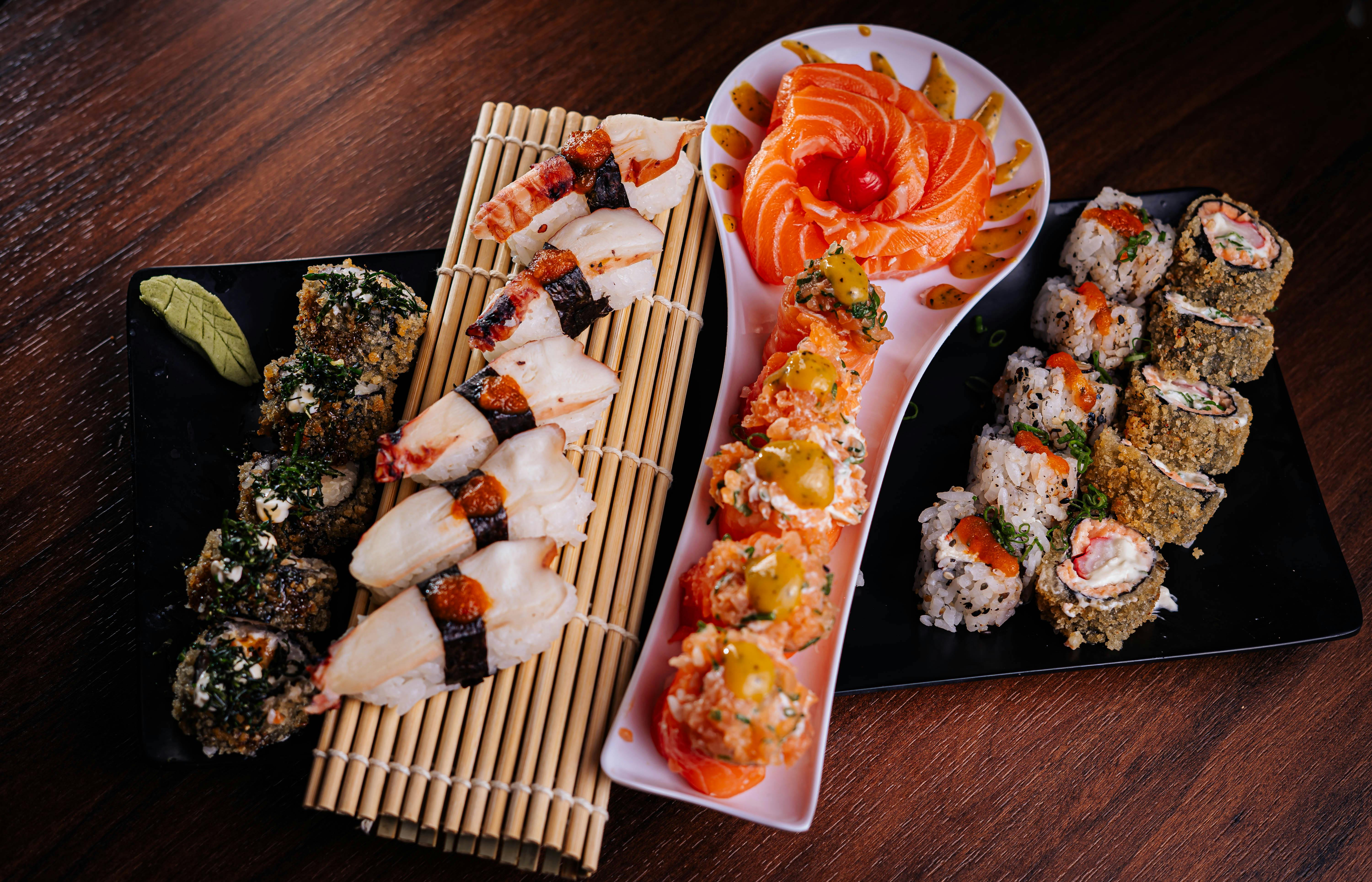 Sushi photo from Pexels, image 28992215